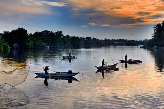 Negombo Lagoon Fishing Day Tour
